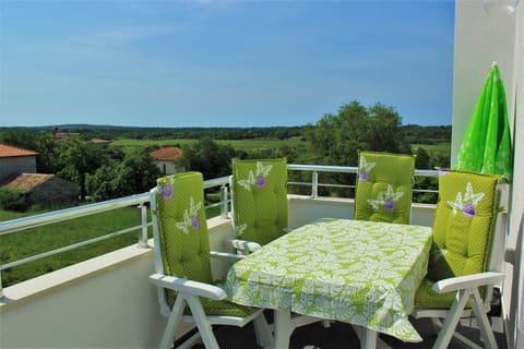 Property building, View (from property/room), Balcony/Terrace, Garden view, Sea view