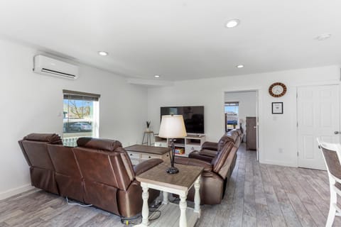 TV and multimedia, Dining area