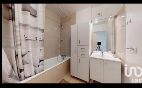 Chambre chez raissa, pièces communes partagées 2 Bed and Breakfast in Montigny-le-Bretonneux