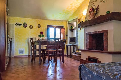 Day, Dining area