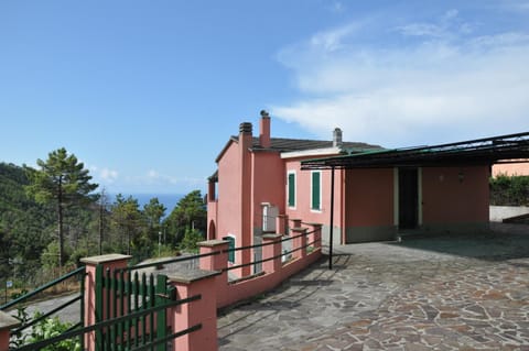 Rossola House Apartment in Levanto