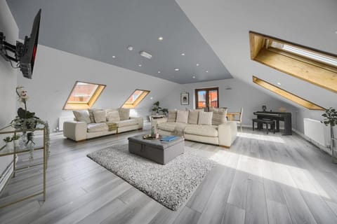 TV and multimedia, Living room, Seating area