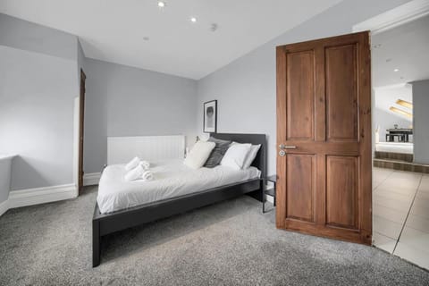 Bed, Photo of the whole room, Bedroom, towels, wardrobe