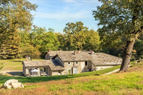 Agriturismo Famiglia al Castello Di Bagnolo Farm Stay in Piedmont