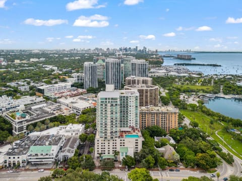 Property building, Neighbourhood, Bird's eye view, View (from property/room), City view, Pool view, Sea view, Area and facilities, Area and facilities