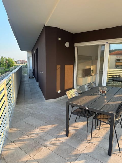 Property building, View (from property/room), Balcony/Terrace