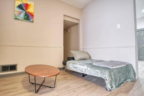 Charming Windsor Park Stay 1br1ba W Workspace Apartment in Indianapolis