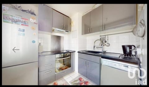 Studio indépendant proche de la gare Vacation rental in Montigny-le-Bretonneux