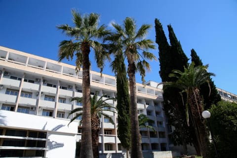 Facade/entrance, Sea view