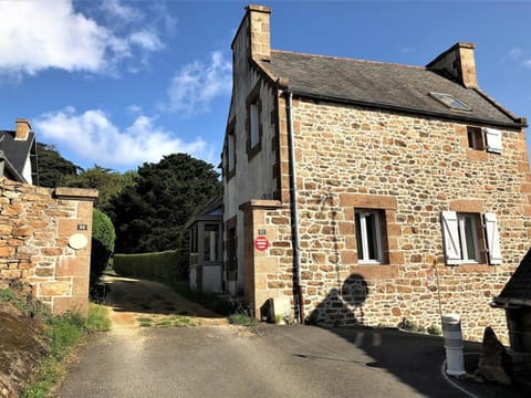 Maison cosy à 50m du port et proche plage, jardin privé à Ploumanac'h - FR-1-368-447 House in Perros-Guirec