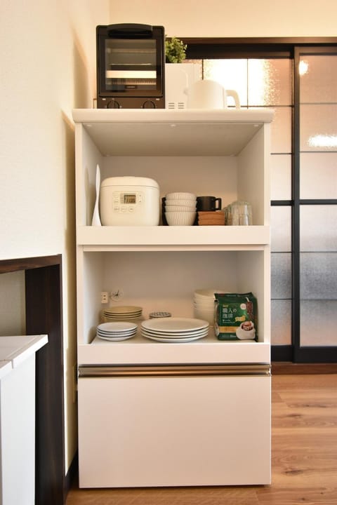 Long-term stays welcome! Entirely private rental townhouse for up to 4 people, 17 minutes walk from station, 45 minutes direct to Tokyo Apartment in Saitama