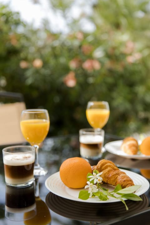 Balcony/Terrace, Food and drinks, Food, Breakfast, Continental breakfast, Drinks