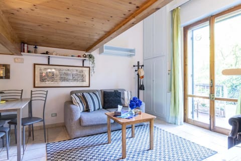 Living room, Seating area, Dining area, air conditioner