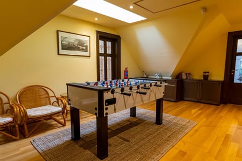 Game Room, Game Room