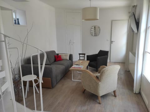 Petite maison de charme - Paris - Rolland Garros - Versailles - Golf - Normandie Bed and Breakfast in Saint-Cloud