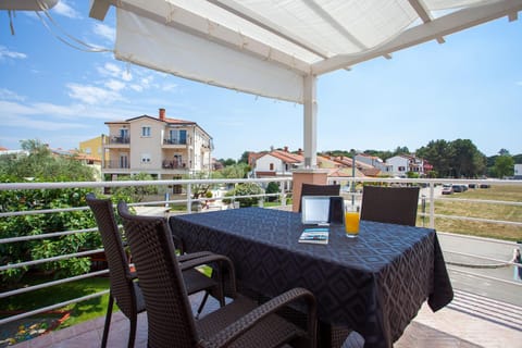 Patio, Day, View (from property/room), Balcony/Terrace, Dining area