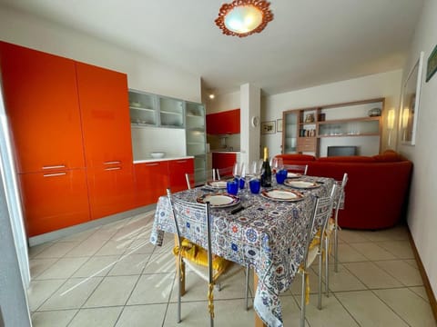 Decorative detail, Dining area