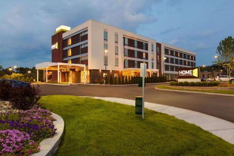 Home2 Suites by Hilton Albany Airport/Wolf Rd Hotel in Albany