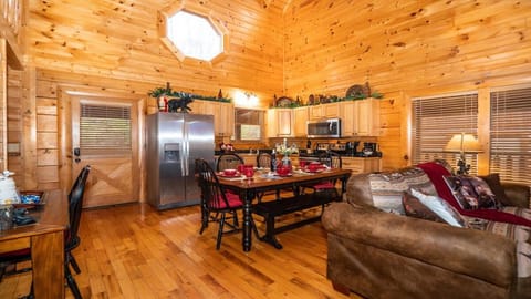 Family Getaway in the Smokies Starts Here! House in Pigeon Forge