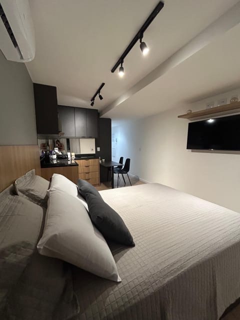 Bed, Kitchen or kitchenette, Photo of the whole room, Bedroom