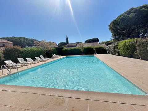 Villa Méditerranéenne 5 pièces, 8 pers, Terrasse, Jardin, Parking - FR-1-226-559 House in Sainte-Maxime