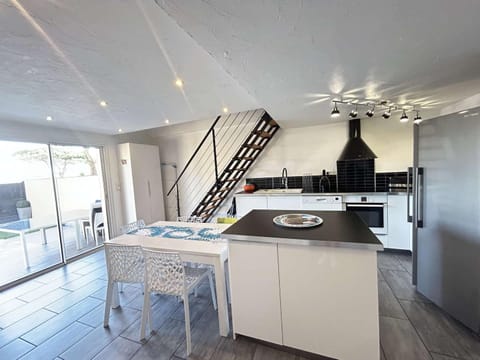 Villa Méditerranéenne 5 pièces, 8 pers, Terrasse, Jardin, Parking - FR-1-226-559 House in Sainte-Maxime