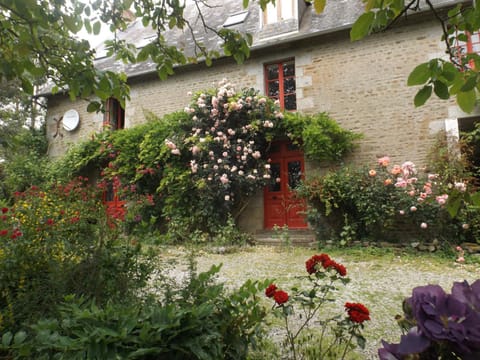 Facade/entrance, Garden