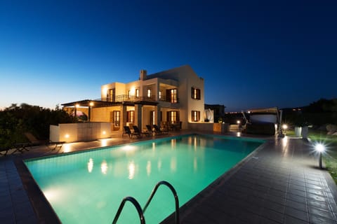 5 bedroom Villa Poseidon with private pool, Aphrodite Hills Resort Chalet in Kouklia