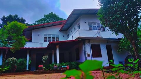 Homely Guest Bed and Breakfast in Dambulla