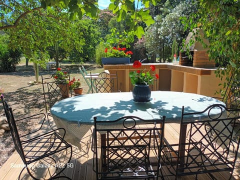 Garden, Dining area, Garden view