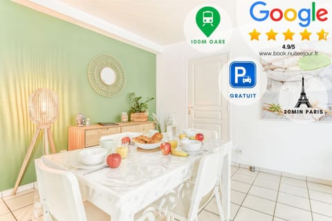 Communal lounge/ TV room, Living room, Text overlay, Certificate/Award, Certificate/Award