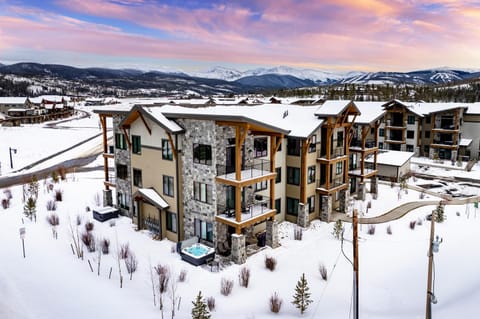 Elk Creek D102 private hot tub House in Fraser