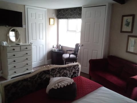 Holly Tree B&B Bed and Breakfast in Malvern Hills District