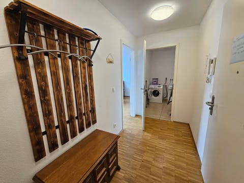 Facade/entrance, washing machine