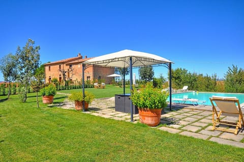 Property building, Facade/entrance, Bird's eye view, Garden, Swimming pool