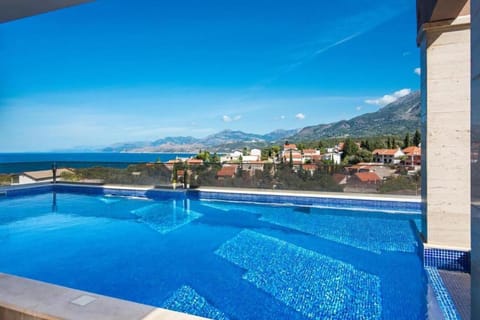 Mountain view, Sea view, Swimming pool