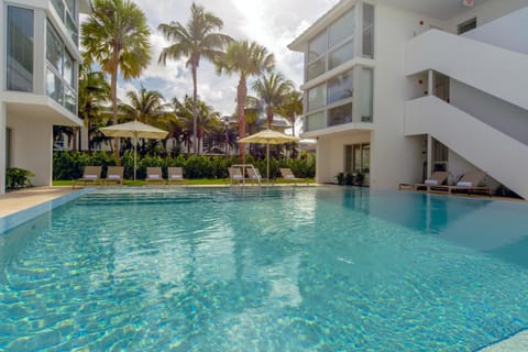 Beach Haus Key Biscayne Contemporary Apartments Apart-hotel in Key Biscayne