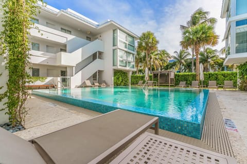 Beach Haus Key Biscayne Contemporary Apartments Appart-hôtel in Key Biscayne