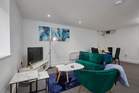 City Centre - Business & Family Stays - FREE Parking & WiFi Apartment in Leeds