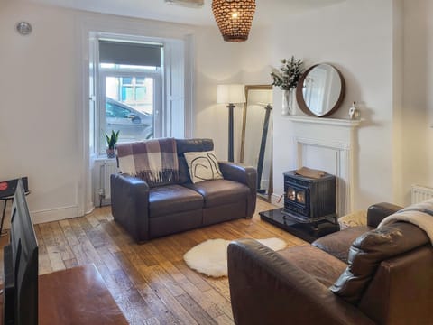 Communal lounge/ TV room, Living room