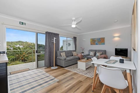 Communal lounge/ TV room, TV and multimedia, View (from property/room), Balcony/Terrace, Living room, Dining area