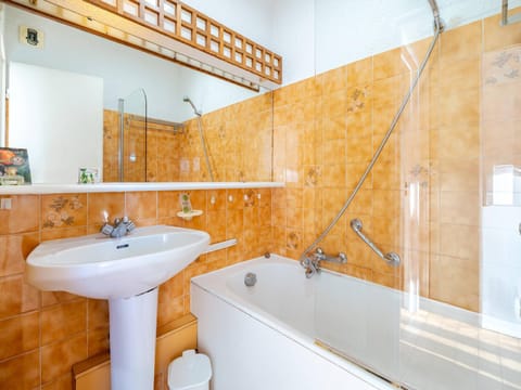 Appartement pour 6 avec Wi-Fi et vue mer à Roquebrune-Cap-Martin - FR-1-827-14 Apartment in Roquebrune-Cap-Martin