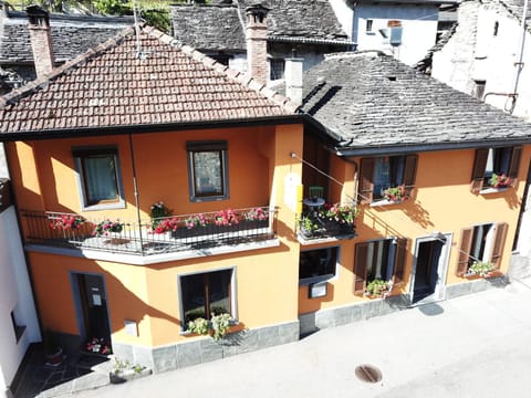 Donjon B&B e Ristorante Alojamiento y desayuno in Canton of Ticino