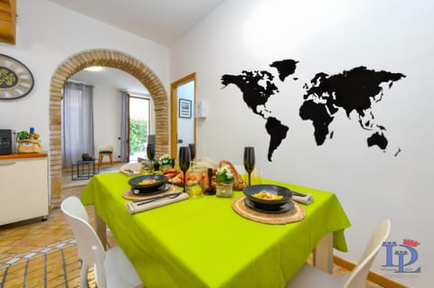 Dining area, kitchen