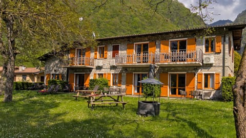 Property building, Garden, Balcony/Terrace, Garden view