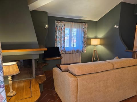 Living room, fireplace