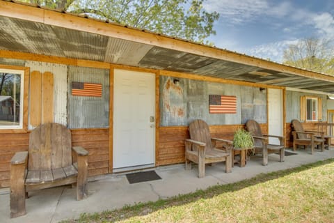 Fish and Boat Anglers Cabin 2 Mi to White River Cabin in Lakeview