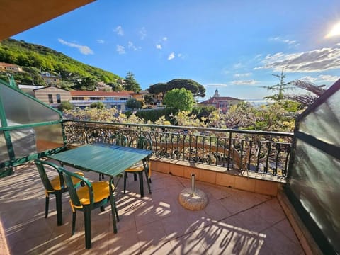 La casa in piazza Apartment in Bergeggi