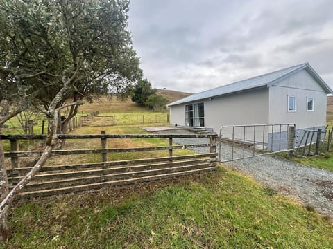 Otaika Valley Cottage Apartment in Whangārei