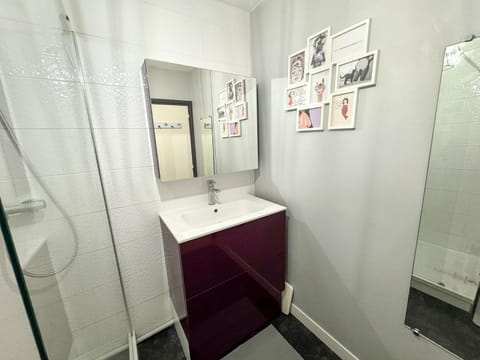 LE couturier parking and balcony eurexpo Apartment in Villeurbanne